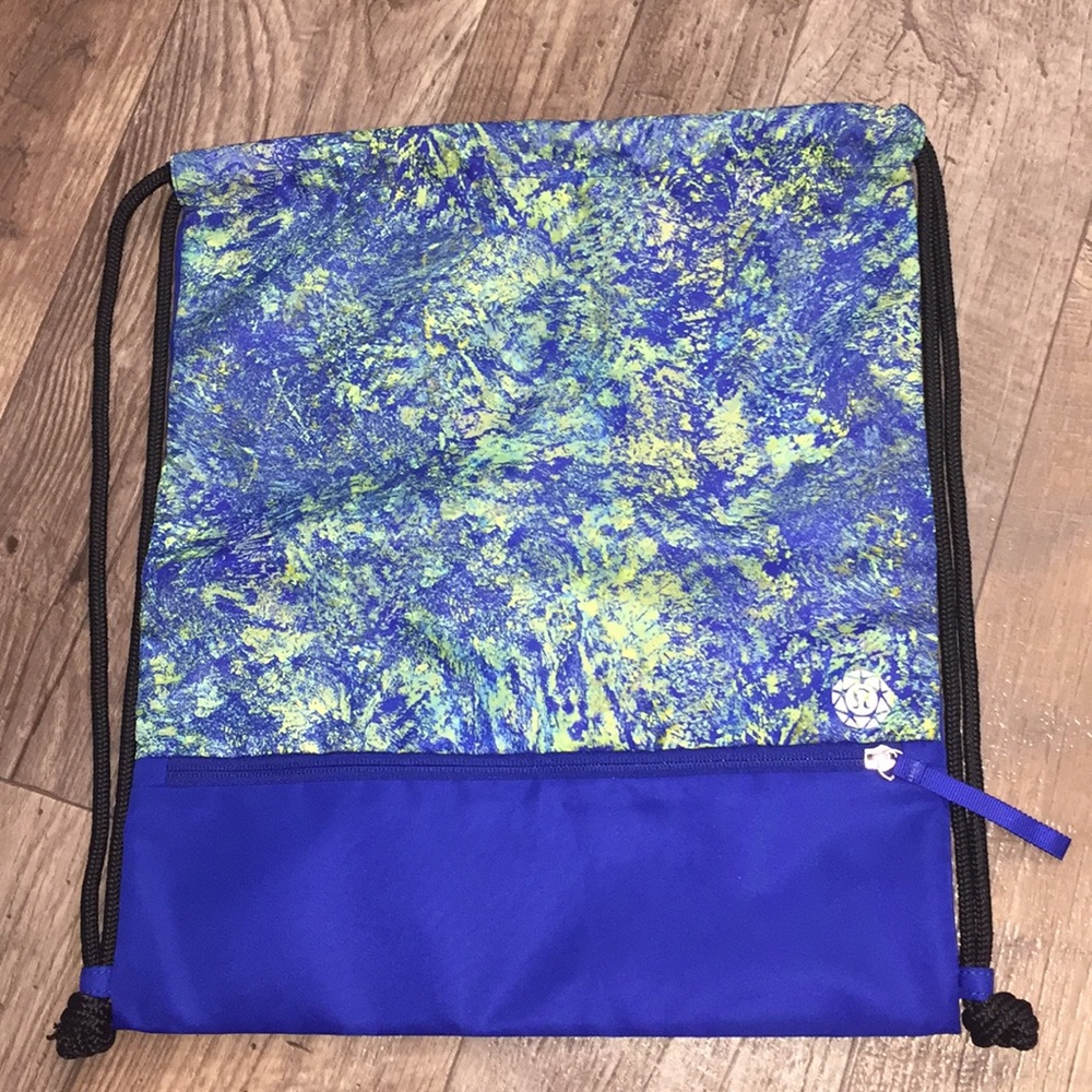 Lululemon seawheeze clinch bag